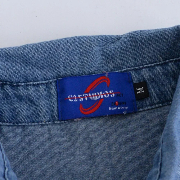 VTG C2 Studios Blue Denim Looney Tunes Back Hit Button  Up Short Sleeve Shirt M - Picture 10 of 11